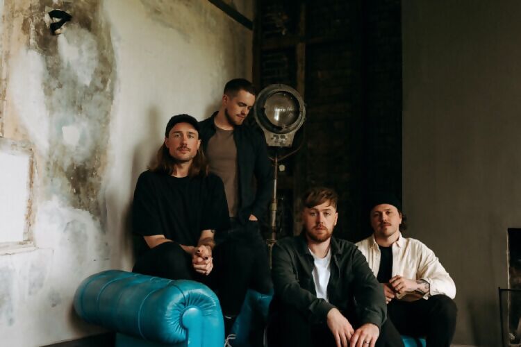 Acres Drop Huge New Anthem 'Hold On'