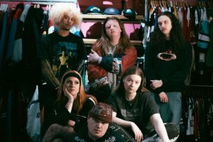 Knives Announce Debut Album 'Glitter'