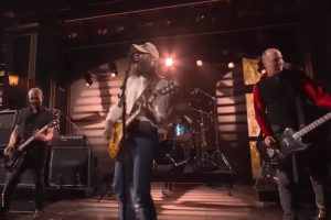 WATCH: Nirvana Perform 'Smells Like Teen Spirit' With Post Malone For 'SNL50'
