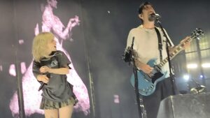 Hayley Williams Joins Deftones On Stage For 'Minerva'