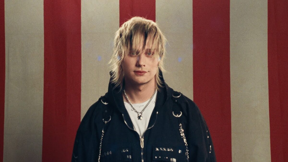 Michael Clifford Releases Debut Solo Single 'cool'