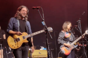 WATCH: Dave Grohl Join Pixies Legend Kim Deal Onstage In London