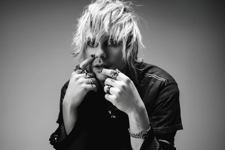 Michael Clifford Plays First Solo Show Of ‘SIDEQUEST’ Era In LA