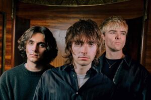 VILLANELLE Release Debut Single 'Hinge'