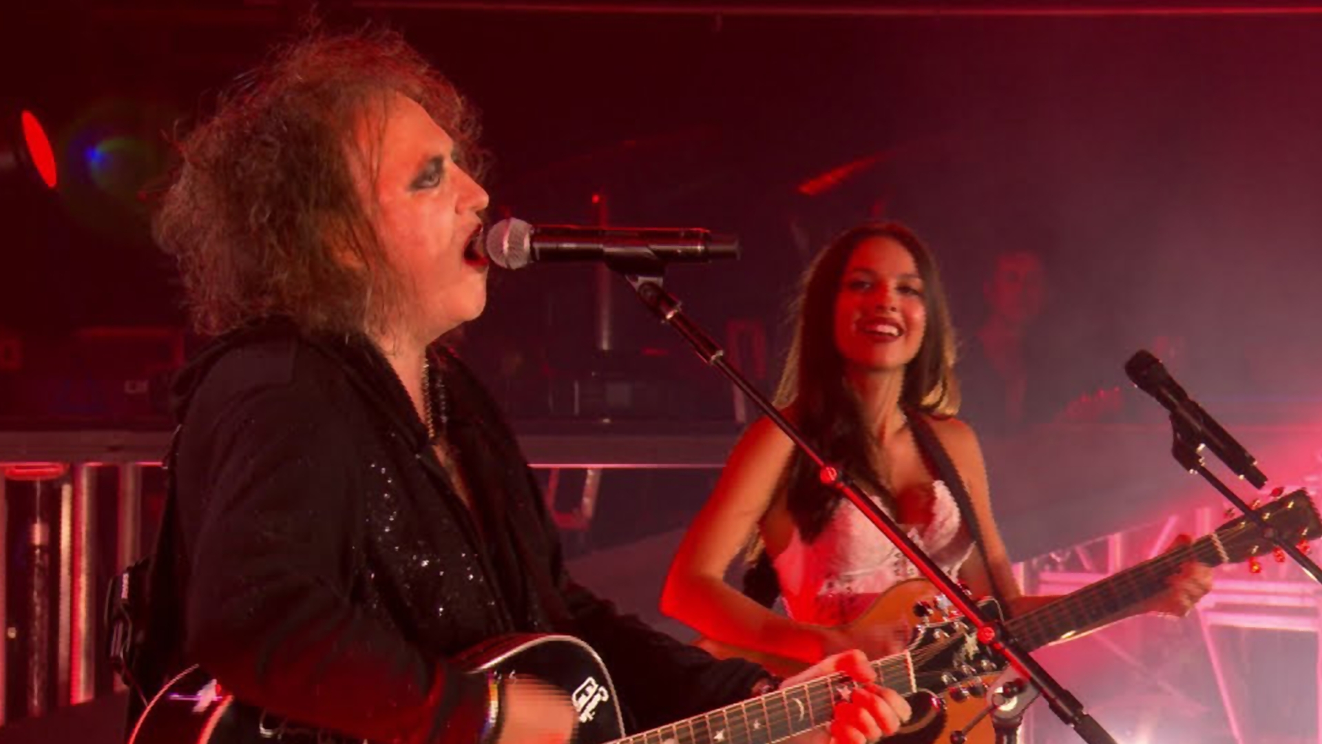 Spectacular Olivia Rodrigo Recalls How ‘diehard Super Fan’ Dad Teared Up While Meeting The Cure’s Robert Smith Background in 4K Spectacular Olivia Rodrigo Recalls How ‘diehard Super Fan’ Dad Teared Up While Meeting The Cure’s Robert Smith Background in 4K