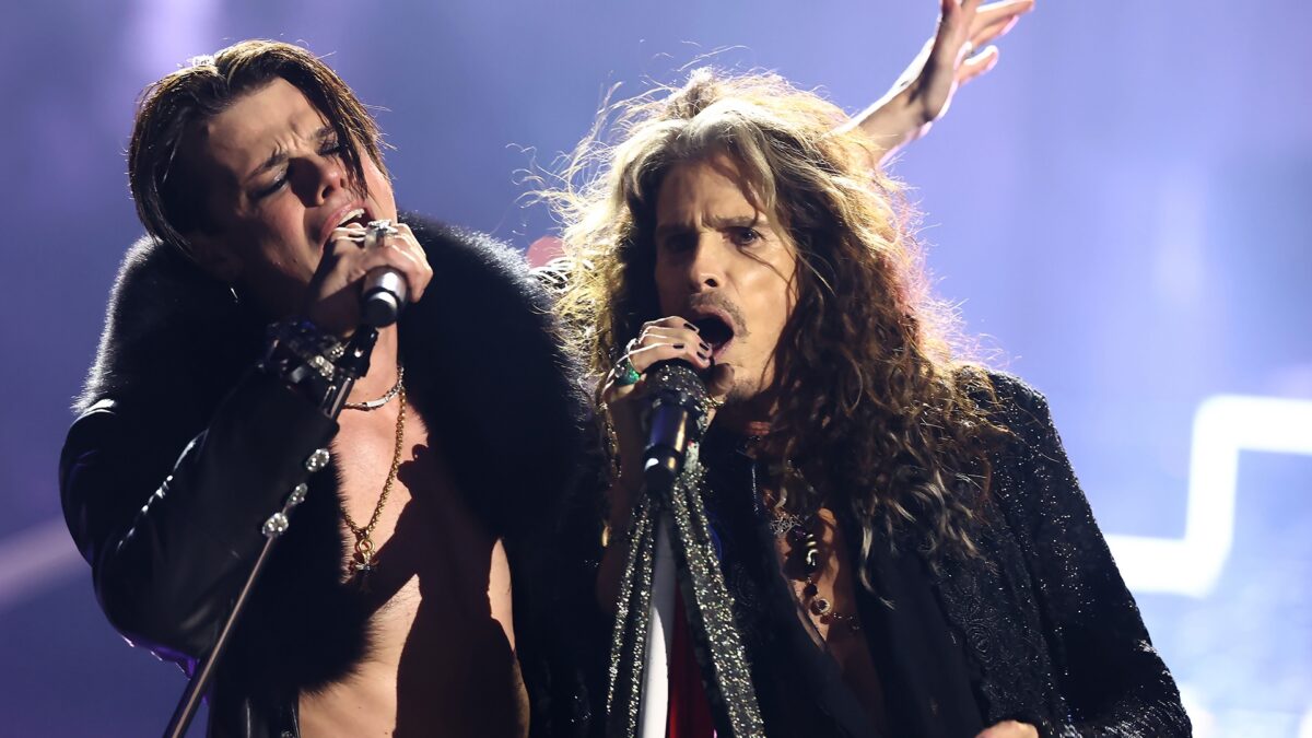 Yungblud Leads MTV VMAs Tribute To Ozzy Osbourne