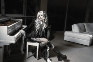 Mothica Signs To SharpTone Records And Unleashes New Single ‘Evergreen Misery’