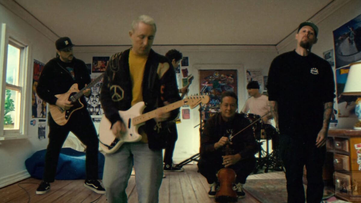 Good Charlotte Join Yellowcard For New Version Of 'Bedroom Posters'