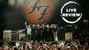 LIVE REVIEW: Foo Fighters Roll Out Hits &amp; Deep Cuts, Late Night In Manchester