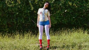 INTERVIEW: CARR On The Boundary Pushing Charm Of New Album 'CARRGIRRL'