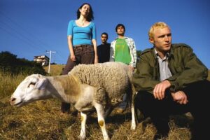 Jawdropped Announce Signing To Transgressive Records With Fuzzy Single  'Monday'