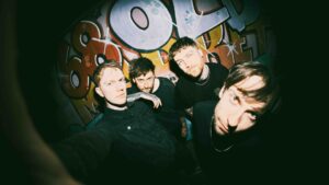 newshapes Share Irresistible New Track 'rescue light'