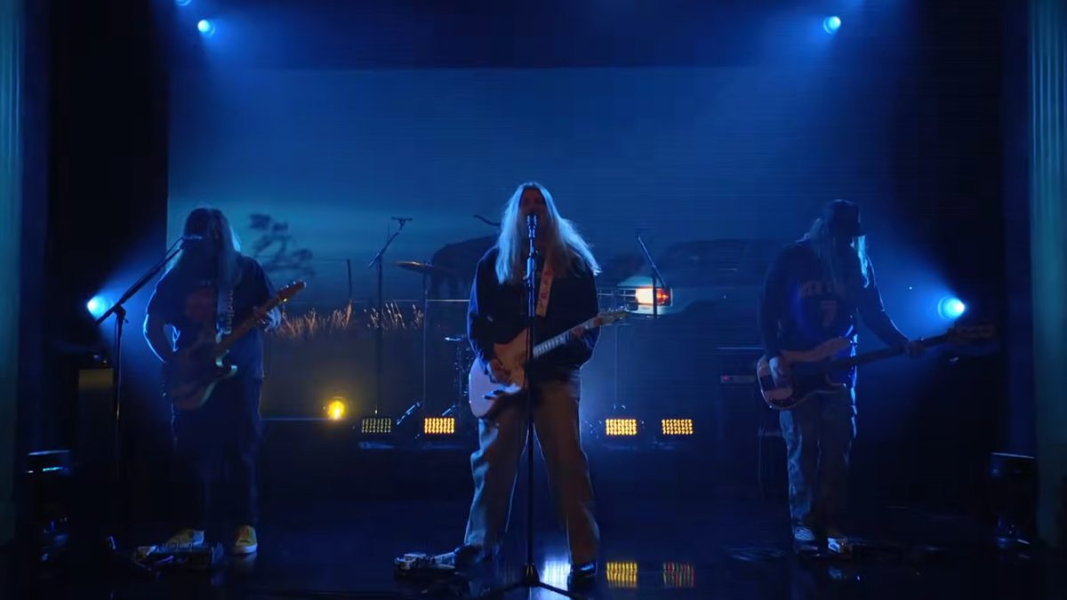 WATCH: Dexter and The Moonrocks Perform ‘Freakin’ Out’ On The Tonight Show