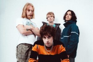 VILLANELLE Drop Bouncy Single 'Some Chew Lip'