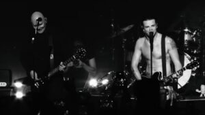 WATCH: YUNGBLUD Perform 'Zombie' With Billy Corgan In Chicago